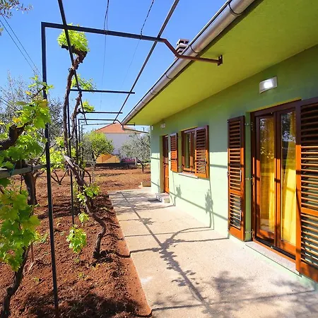 Holiday home Zemljak